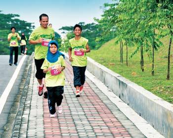 Continuing a tradition that began six years ago, employees of the Group along with their family members turned up in force on 7 April for the annual gotong royong project at the Maahad Tarbiyah