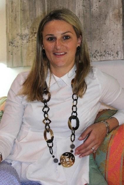 MANUELA ROBUTTI-CROCE Training and career history Lawyer, called to the Bar of the Canton of Geneva (2006) and authorised to practise throughout Switzerland. Law degree, University of Geneva (2003).