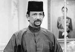 2 of 5 11/16/2005 7:45 PM By Hjh Salma Bee Hj Noor Mohamed Abdul Latif 1& Dr. Abul Hassan2 His Majesty delivers the titah on the eve of Hari Raya.