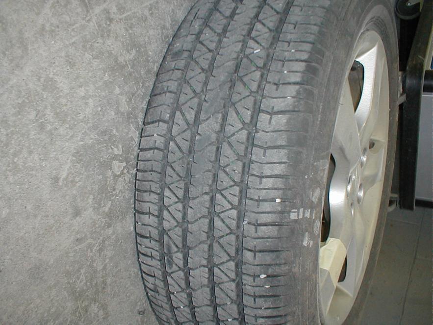 Tire comparison Right rear tire in left picture