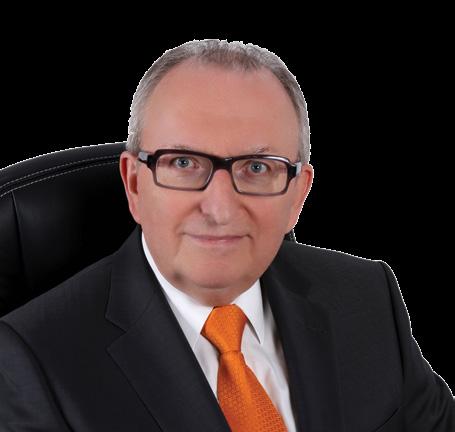 Dr. Franz Kosyna člen rozšíreného vedenia *1954, absolvent Právnickej fakulty Viedenskej univerzity. V poisťovníctve pracuje 34 rokov.