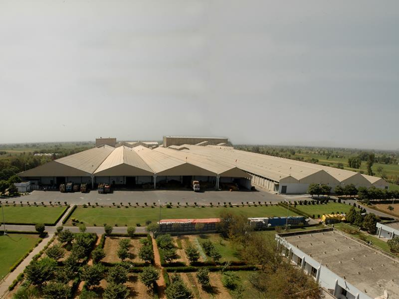 Manufacturing Own Plants Commissioned 2 nd Plant in March 1998 at Gailpur (Rajasthan) with a capacity of 6 million sq mtr p.a. and further increased the capacity in phased manner.