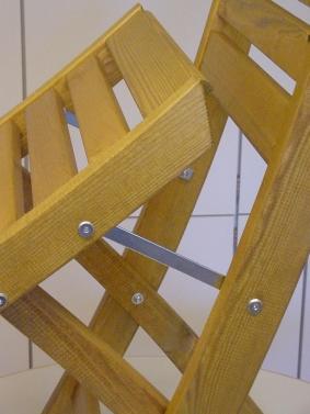 Examples Folding chair A folding chair has a folding mechanism constructed in such a way that the user s fingers can get trapped between the seat and the folding mechanism.