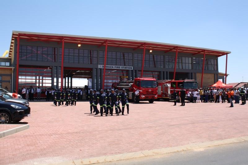 46 Figure 16: Estimated growth and backlog eradication cost for Fire stations (immovable assets) 45 100,00 Millions 40 35 30 25 20 15 10 5 90,00 80,00 70,00 60,00 50,00 40,00 30,00 20,00 10,00