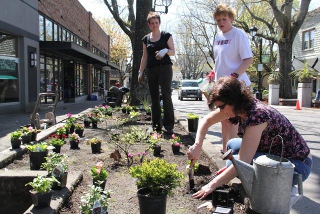 Community in Action The Downtown Camas Association works with Camas citizens,