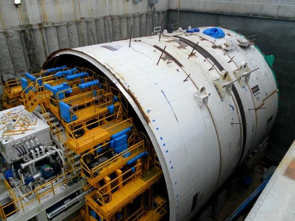 Photo: 16m diameter tunnel boring machine at Seattle Alaskan Way Viaduct (Heiko