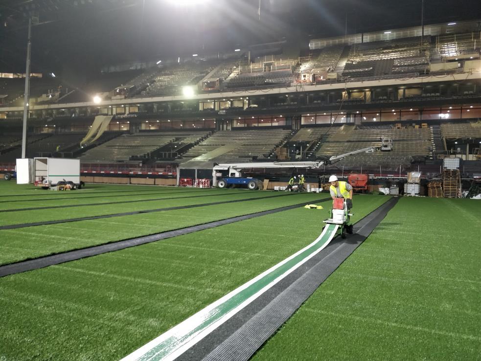 Tarkett artificial turf at U Arena (France Paris Nanterre) > FieldTurf, partner of rugby club Racing 92, equipped the new multi-purpose stadium U Arena with artificial turf >