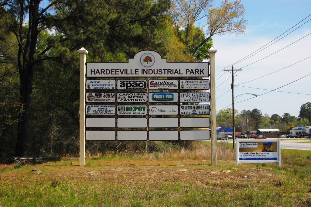 City of Hardeeville, South Carolina P a g e 4 I s s u e s a n d O p p o r t u n i t i e s ( N o t P r i o r i t i z e d ) Hardeeville has recently increased in land area from five (5) to fifty-six