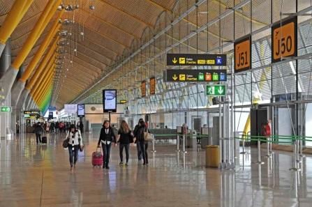 Management Report l Aena 2016 Adolfo Suárez Madrid-Barajas is the main airport in the network for passenger traffic, flights and cargo, representing 21.9% of total passengers (50.4 million).