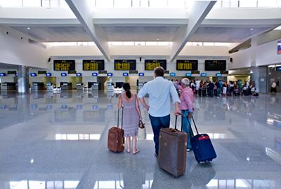 0%) have contributed to the growth of this group of airports. Figure 1. Terminal T4 Adolfo Suarez Madrid-Barajas Airport At Barcelona-El Prat airport, passenger numbers have increased by 11.