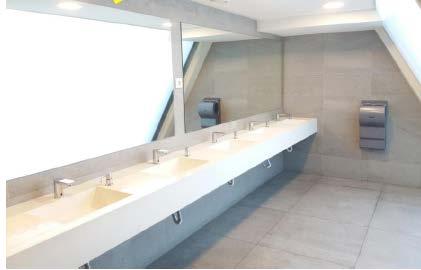 Management Report l Aena 2016 Figure 12. Improved bench seating. Seville Airport Figure 11. Refurbishment and modernisation of lavatory facilities.
