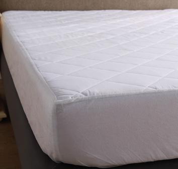 LINN UK PROTCTOR PROTCTOR tar elton Quilted mattress protector with waterproof PU backing, ensuring you have comfort and protection for your bed.