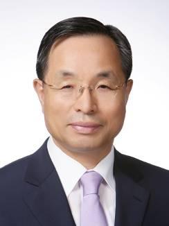 Chang-Lok Kim Senior Advisor Former Governor of Korea Development Bank, Deputy Governor of the Financial Supervisory Service, President of the Korea Center for International Finance, Deputy Minister
