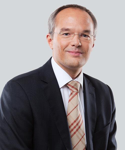 Dr. Peter Knobling Born in 1967, Diplom-Kaufmann, German Auditor, Tax Consultant Member of the board of directors of Lampe & Kollegen AG Dr Knobling worked at KPMG from 1996 to 2006 and was mainly in