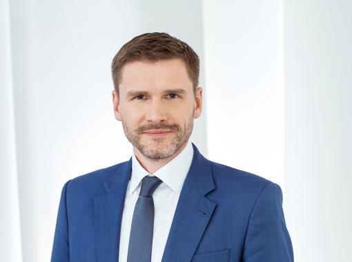 PR & Marketing Lars Wittan Chief Operating Officer (COO) Since 2007 at Deutsche Wohnen, since 2011 member of