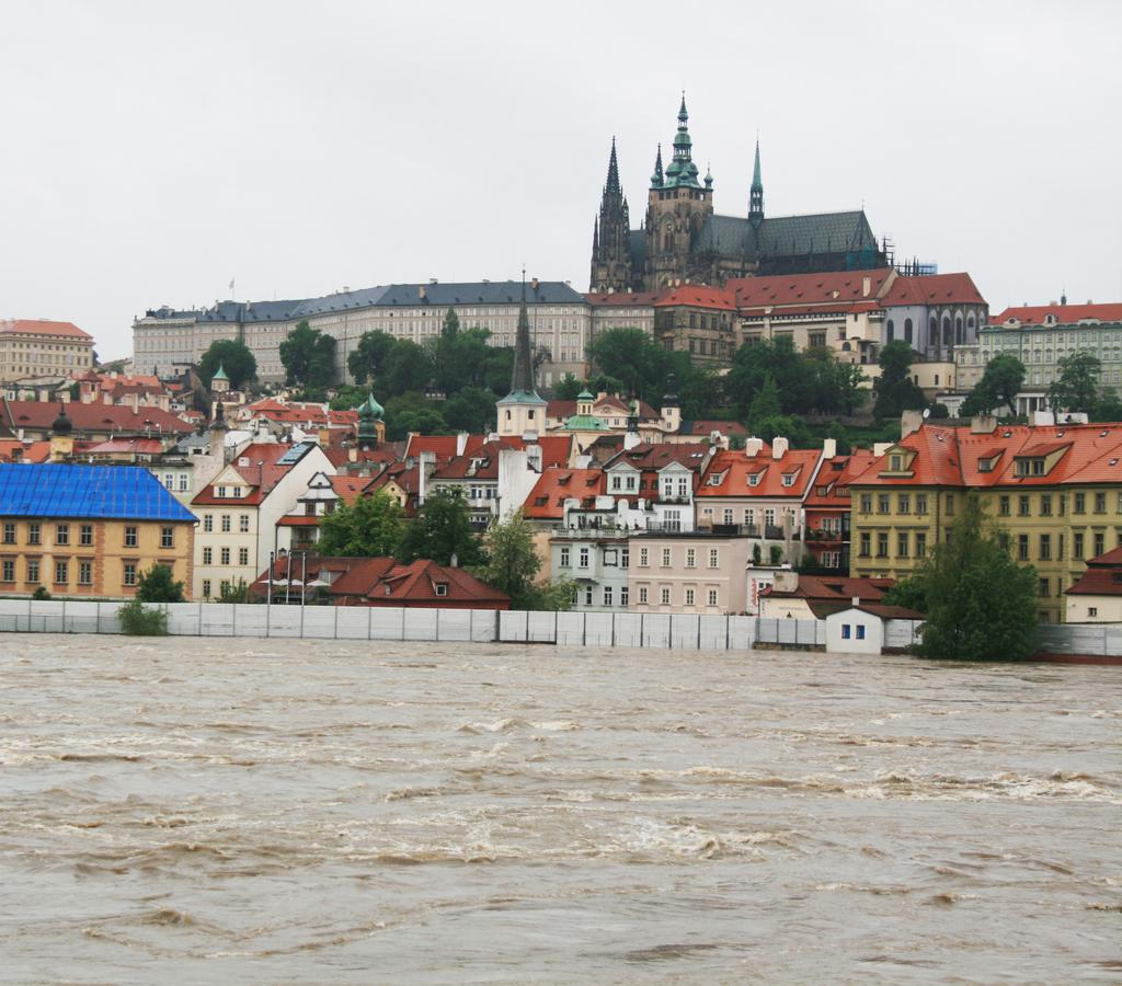 AIR Inland Flood Model for Central Europe In August 2002, an epic flood on the Elbe and Vltava rivers caused insured losses of EUR 1.8 billion in Germany and EUR 1.