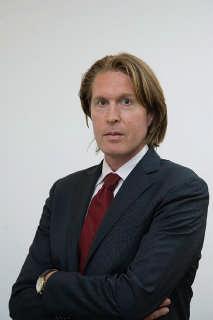 About Kasper Walet Kasper Walet has more than 20 years of experience and extensive knowledge on a theoretical and practical level about all the aspects related to trading, derivatives and risk