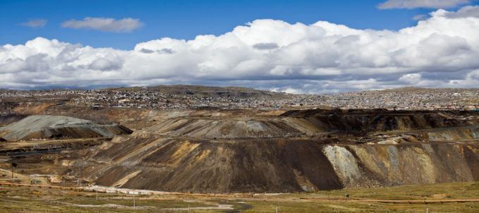 Cerro de Pasco Silver Oxides 14 Operations expected to start in 2013 Environmental Impact Assessment (EIA) approved, concession beneficiation / construction permits imminent Basic Engineering
