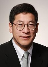 Jeffrey H. Chen Partner Jeff Chen is a capital markets, structured finance and derivatives lawyer with pan-asian experience.
