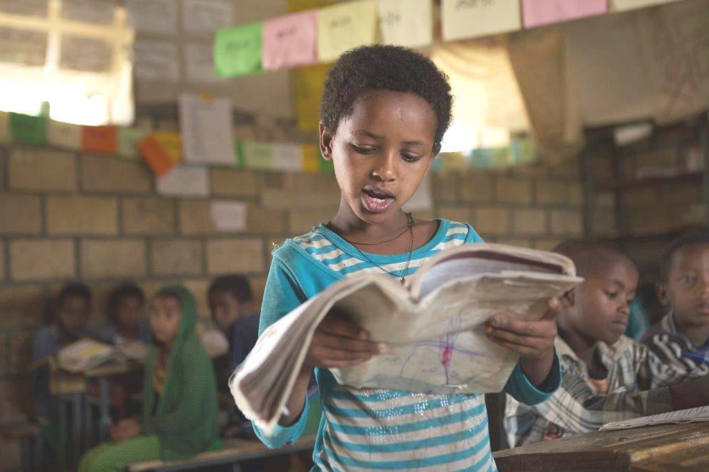 Budget Brief Ethiopia UNICEF Ethiopia/216/Tesfaye National Education Sector Budget Brief: 26-216 Key Messages The sector received 24.2 per cent of on-budget total national expenditure and 4.