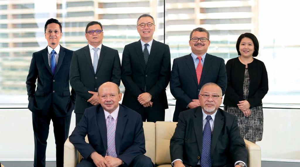 Malakoff Corporation Berhad Annual Report 2016 17 Board of Directors Standing from left to right: Nisham @ Abu Bakar bin Ahmad Company Secretary Datuk Dr.