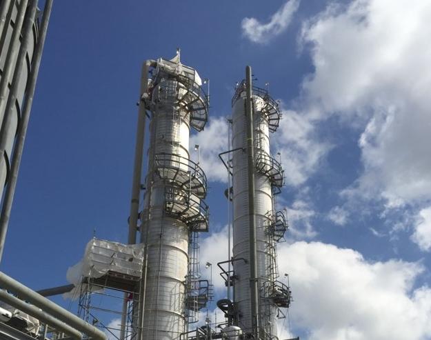Corpus Christi Condensate Splitter Magellan recently constructed a 50k bpd condensate splitter at our Corpus Christi terminal Fee-based project, fully committed with long-term, take-or-pay agreement