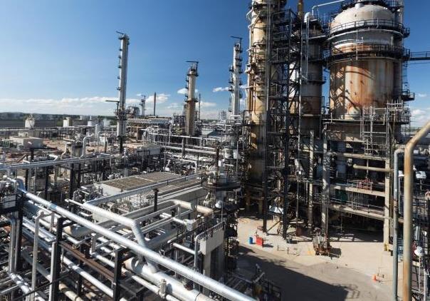 Downstream & Chemical overview Operational excellence and integration drive performance Refining