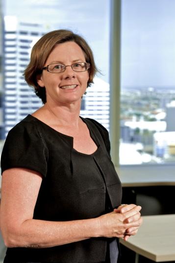 Senior management (cont) Ms. Leanne Nolan LLM LLB (Hons) BEc Company Secretary and General Counsel Ms Nolan joined ROC in March 1998.