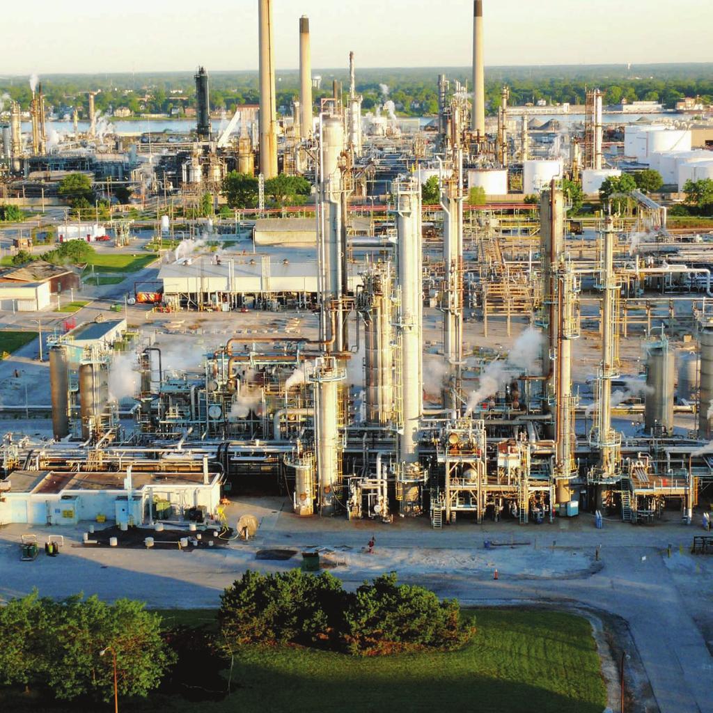 Imperial Oil Limited Annual report 2008 Downstream Our refinery in Sarnia, Ontario can process 121,000 barrels of crude oil a day into a range of petroleum products for heat,