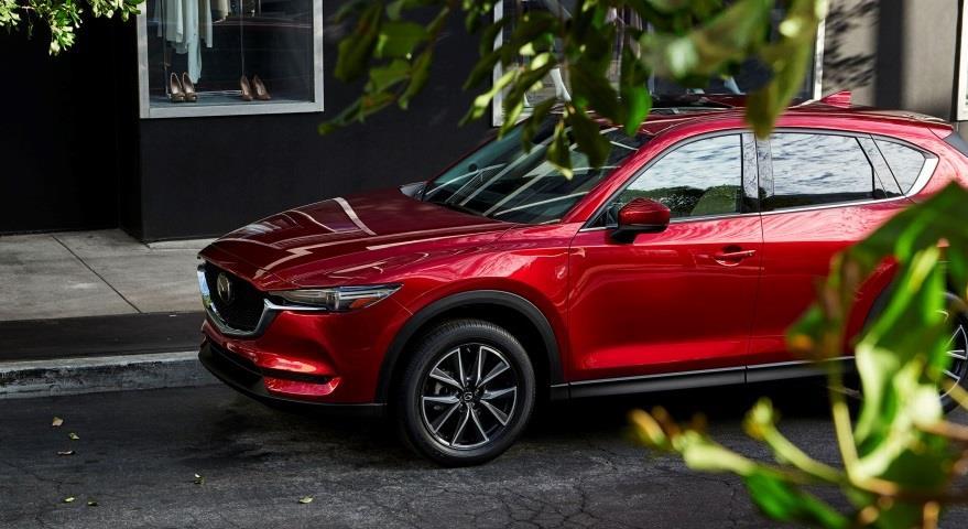 NORTH AMERICA Sales were 435,000 units, up 1% year on year USA: Sales were 304,000 units, up 1% year on year New CX-5 - Higher sales of crossovers more than offset the decline in sedans (000) 500 400