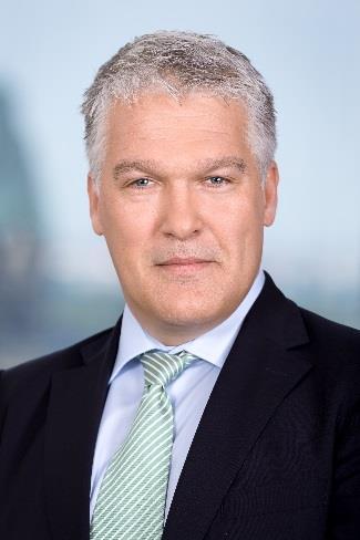 Strong management team with excellent real estate experience Experienced Management Arndt Krienen Chief Executive Officer (*1966), CEO, member of the board since 2000 Previously with an international