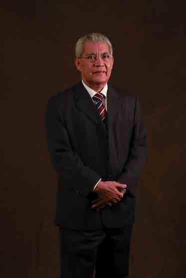 Geh Cheng Hooi Independent Non-Executive D i rector Pengarah Bebas Bukan Eksekutif AGED 73, GEH CHENG HOOI was appointed to the Board on 13 September 2000.