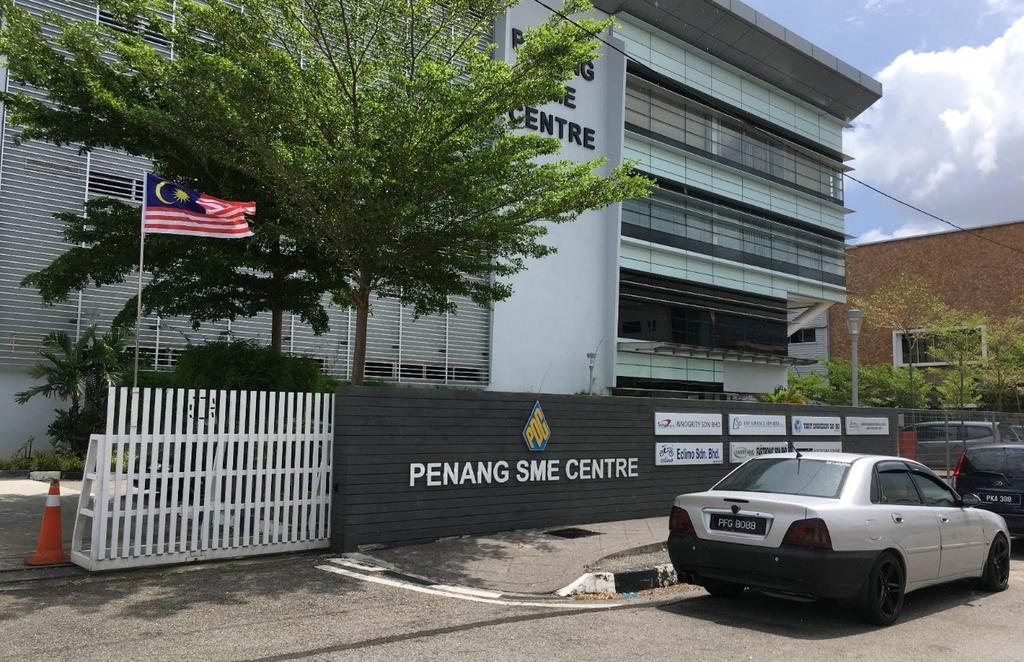 MAL AYSIA PENANG FREE INDUSTRIAL ZONE Established 1972 Penang Development Corporation InvestPenang