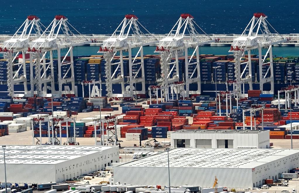 MOROCCO TANGER MED ZONES Established 2003 Tanger Med Port Complex Royal vision to establish a major structural, port, commercial and industrial complex on the banks of the Strait,