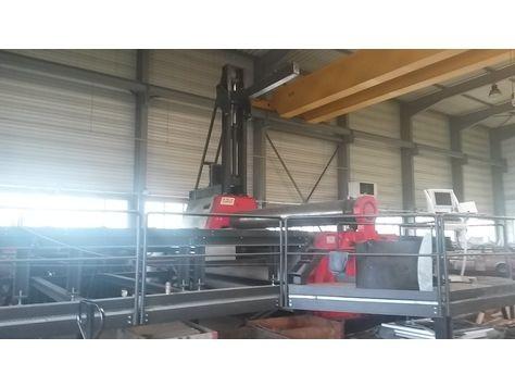 4 rolls with pre-bending DAVI - MCB 4050 used machine tool Stock number : 99941 CNC Hydraulics Plate 4-Roll Bending machine Equipped with a vertical support crane system, a lateral support arm and