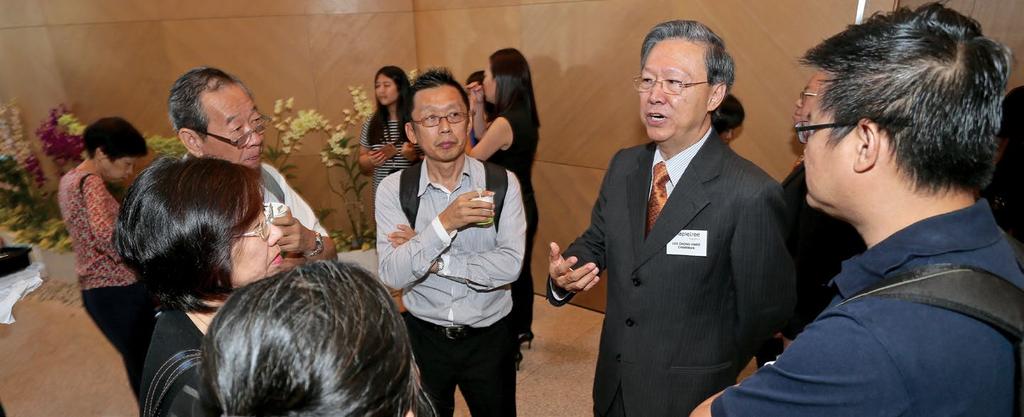 Overview Performance Corporate Governance and Transparency Sustainability Financial Report Other Information Investor Relations The Manager s Non-Executive Chairman, Mr Lee Chong Kwee, interacting