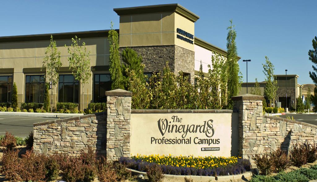 Vineyards Professional Campus 2 Five Fully Improved Pads PROPERT Y Property Snapshot Centrally located in Spanish Springs, providing easy access and high visibility to professional and medical