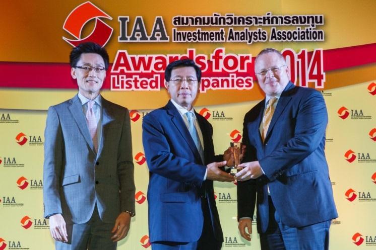 , General Secretary of Securities and Exchange Commission, Thailand (middle). Mr. Chansiri has received the same award for the 6 th straight year. Also, Mr.