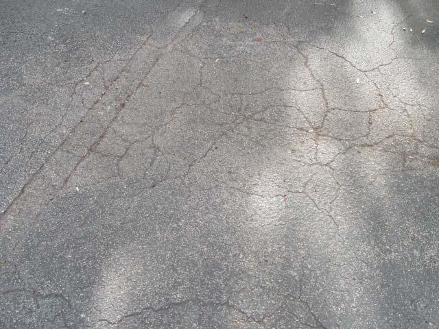 Client: 29086A Calusa Point - Site and Grounds Comp #: 2123 Asphalt - Seal/Repair Quantity: Approx 33,300 GSY Location: Streets/roadways throughout association Evaluation: Very poor condition