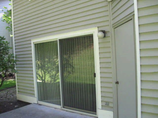 Association Reserves Washington, LLC 17941A Client: 17941A Canyon Park Townhomes Component Details Quantity: ~(520) metal frames Comp # : 535 Windows & Sliding Doors - Replace Location : Exterior