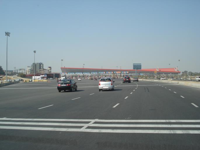 Delhi Gurgaon Expressway Termination Notice was issued to the Concessionaire by NHAI for the following three reasons: Failing to decongest the Expressway; Failing to finalize the operation and