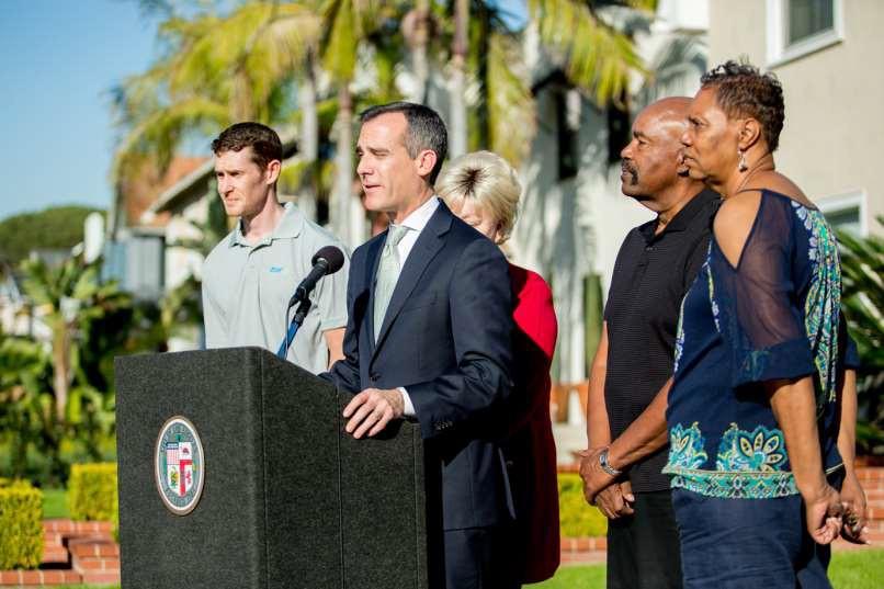 Example: The County of Los Angeles Economic Impact Homes Improved 24,000+ Jobs Created 5,898 Amount Funded $695M Economic Stimulus $1.2B Environmental Impact 1 Energy Saved (k-wh-e) 3.