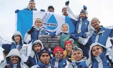 26 JUNE 2007 PNSB s successful Ekspedisi Menuju Puncak at Mount Kinabalu, Sabah.