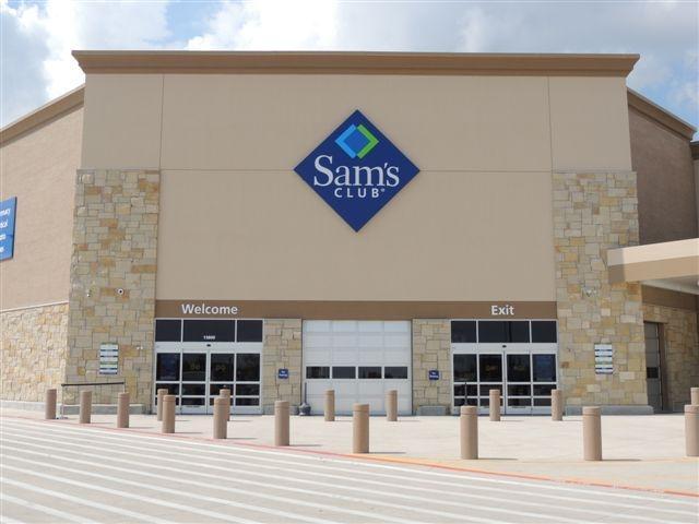Accelerating new club openings Expanding Sam s Club footprint Operating units as of Q1 FY14