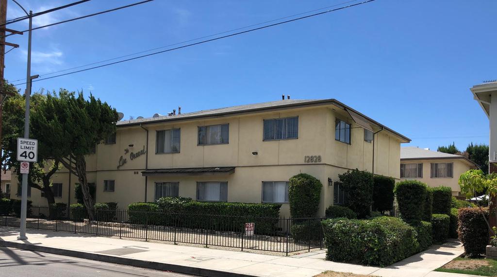 12828 OXNARD STREET NORTH HOLLYWOOD, CA 91606 14 UNIT MULTIFAMILY INVESTMENT OPPORTUNITY EXECUTIVE SUMMARY VALUE OF ASSET $ 3,050,000 Year Built 1958 Building SF ± 12,458 SF Lot Size ± 12,822 SF