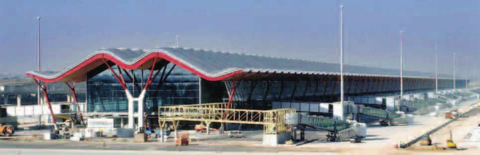 Annual Report 2004 36 Airport Terminal at Barajas. Madrid. architects Piñiero, with a total of 460 rooms, distributed on the luxury complex formed by a four-star hotel and luxury five-star hotel.
