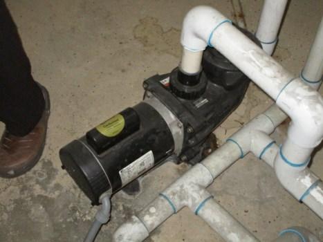 10 years 1 years Best Case: $ 1,600 Lower estimate for replacement unit, installed Worst Case: $ 2,000 Higher estimate Cost Source: Comp #: 1210 Pool Pump - Replace Quantity: (1) 2.