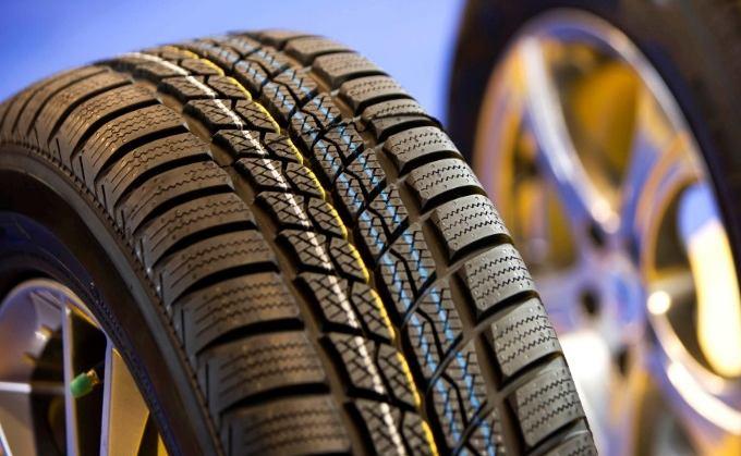 of $86 million Strong margins in Asia and from calendar year 2018 tire customer agreements Volume growth of 3% $193