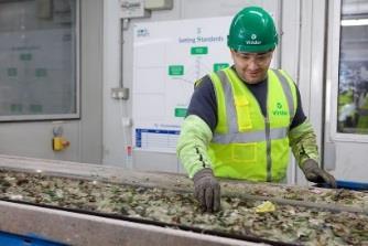 Viridor Bringing resources to life Excellent Viridor track record, successful diversification and growth - leading the way in UK waste Confidence in