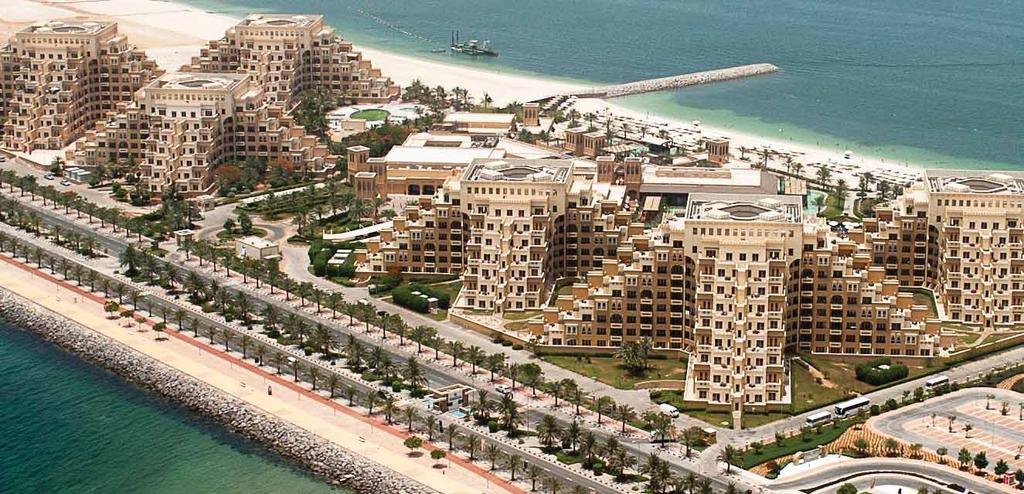 Al Marjan Island is our flagship and signature development. Embodying our values and vision, the island is a man-made development which extends 4.5 kilometres into the Arabian Gulf.